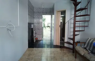 Casa à venda, com 2 quartos/dormitórios, 1 vaga/box, no bairro guarujá, zona sul de poa/rs.