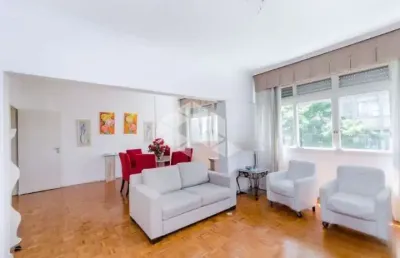 Apartamento de 03 dormitórios, 02 sacadas entre os bairros independência e bom fim.