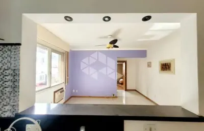 Apartamento no centro histórico com 01 dormitório e garagem.