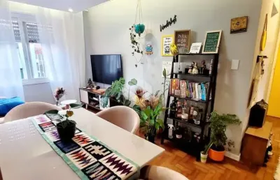Baixou de preço!! apartamento de 02 dormitórios, reformado e proximo ao bourbon shopping wallig/triangulo assis brasil 