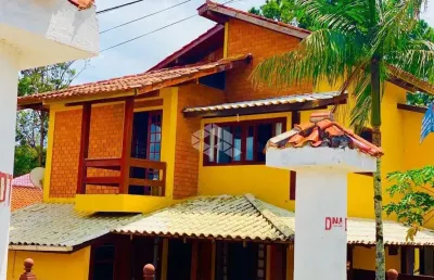 Casa  à venda na praia de ribeirão da ilha, em florianópolis, com 257m²