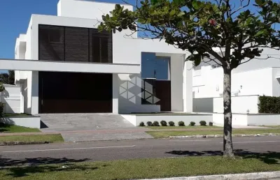 Casa à venda em jurerê internacional 4 suítes com piscina