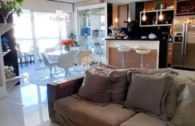 Amplo apartamento à venda de 2 suítes com duas vagas de garagem