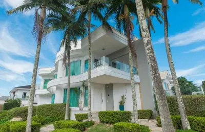 Casa á venda com 5 suítes  vista mar em jurerê iinternacional