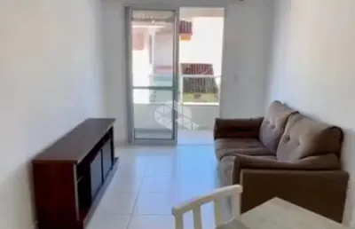 Apartamento à venda em canasvieiras - 2 dormitórios (1 suíte) | condomínio clube completo