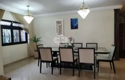 Casa à venda, 450m², 5 quanrtos/dormitório (3 suítes), 5 vagas de garagem