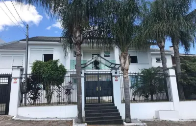 Casa dois andares com 4 suites e um loft no bairro jardim floresta