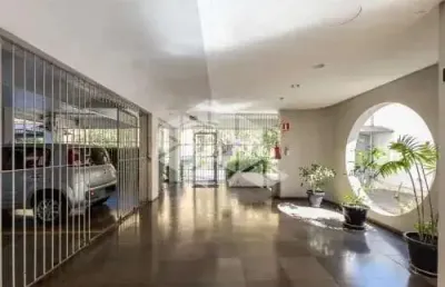 Apartamento a uma quadra do parque farroupilha de porto alegre 3 dormitórios / quartos mais vagaquartos mais vaga           /quartos mais vaga