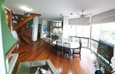Cobertura na tristeza 2 dormitórios, com  157,50m2 privativos e com vista