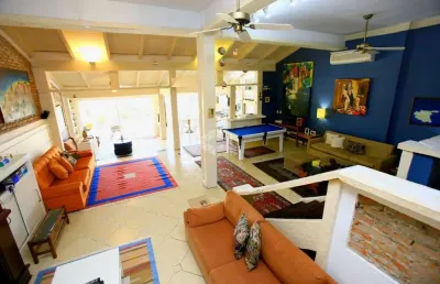 Casa com 3 dormitórios em condominio no santa tereza