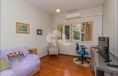 Casa 03 dormitórios,  2 pisos com terraço,1 suíte, 1 lavabo, 2 banheiros, com vaga para 08 carros,