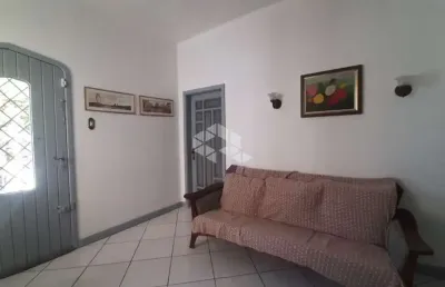 Casa 3 dormitórios no bairro nonoaí  em  porto alegre