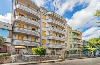 Apartamento 02 dormitórios com elevador na cidade baixa em porto alegre !