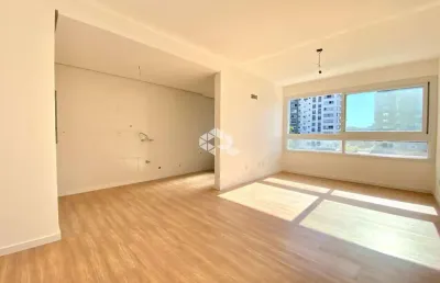 Apartamento com 2 quartos, sendo 1 suíte, andar alto, infra completa