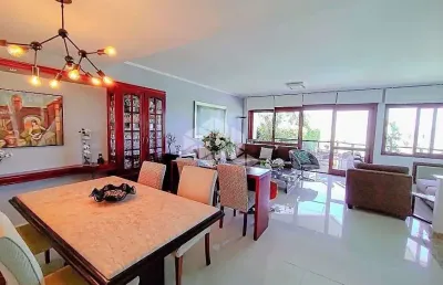 Bela casa com 4 dormitórios e 4 vagas no menino deus