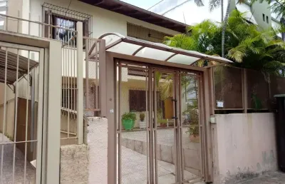Casa com 5 quartos à venda na Rua Barão de Teffe, 260, Menino Deus, Porto Alegre