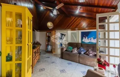 Casa com 3 quartos à venda na Rua Doutor Ernesto Miranda, 195, Jardim São Pedro, Porto Alegre