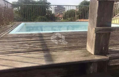 Para quem quer sair de uma casa e ter mais segurança em um apartamento.