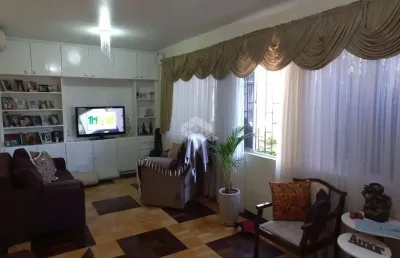 Credito real avenida do forte, vende casa de 03 quartos, 4 vagas de garagem no bairro jardim itu em porto alegre/rs.