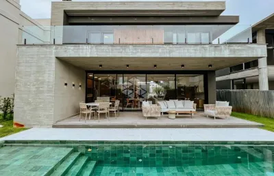 Casa em condomínio 240m², 5 dormitórios, velas da marina, capão...
