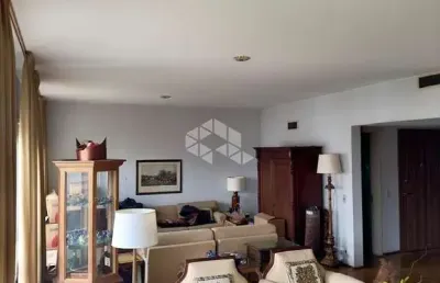 Apartamento com 3 dormitórios e 01 vaga com 167m² no bairro moinhos de vento