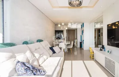 Apartamento com 3 dormitórios, sendo 1 suíte e  3 vagas  e depósito no bairro petrópolis