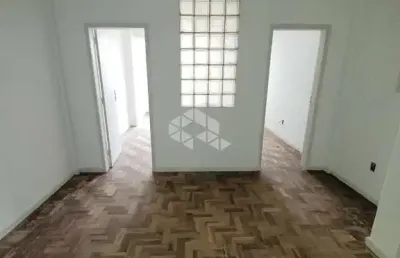 Sala comercial com 43m2 à venda no coração do centro histórico.