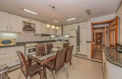 À venda, a casa dos sonhos: conforto, lazer, beleza e segurança num único lugar!