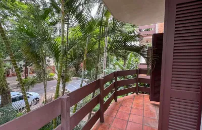 Apartamento 3 quartos, 1 suíte, com sacada e banheira. contendo 129,70m² privativos, no bairro petrópolis em porto alegre