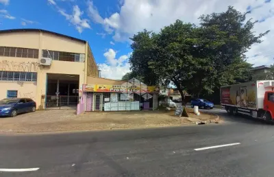 Terreno de esquina com  300 metros quadrados junto ao porto seco