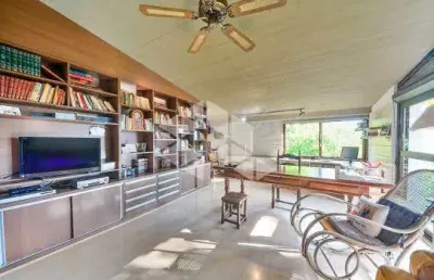 Casa 4 dormitórios à venda no bairro vila assunção, em porto alegre
