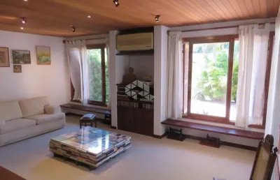 Casa em excelente condominio no bairro pedra redonda