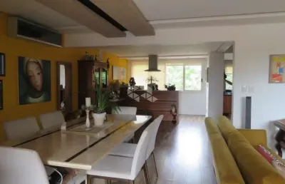Expetacular residencia com vista para o por do sol no guaiba