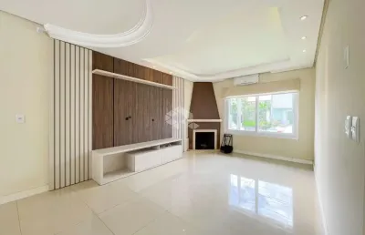 Linda casa em condomínio semi mobiliada jardins da hípica.