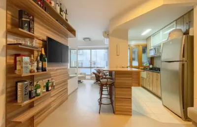 Apartamento diferenciado mobiliado  no bairro menino deus, em porto alegre