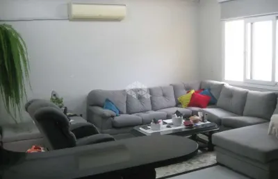 Casa com 3 quartos à venda na Rua Jerolomo Minuzo, 107, Vila Nova, Porto Alegre