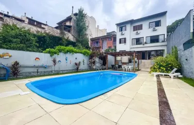 Casa com vista, 5 dormitórios, sendo 1 suíte no bairro cristal em porto alegre