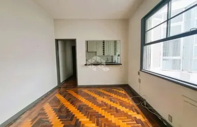 Apartamento de 3 dormitórios de frente com sacada a metros do parque da redenção