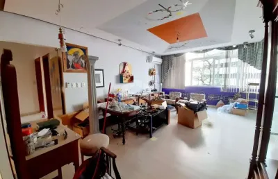 Apartamento de 3 dormitórios com suíte com 125m² de frente no bairro centro histórico