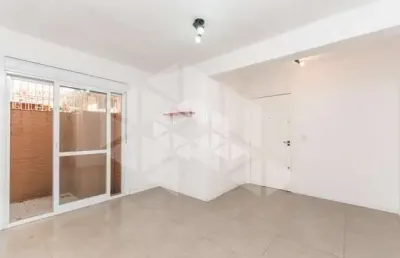 Apartamento térreo com dois pátios no bairro cidade baixa a metros da ufrgs