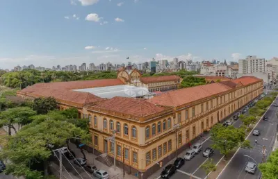 Ampla cobertura a poucos metros do parque redenção!!