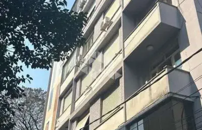 Apartamento 3 dormitórios suite, sacada integrada, cozinha com churrasqueira.