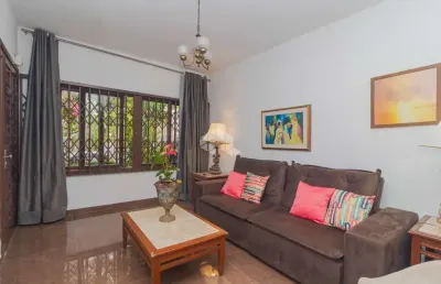 Casa com 3 quartos à venda na Rua Surupá, 124, Jardim Botânico, Porto Alegre