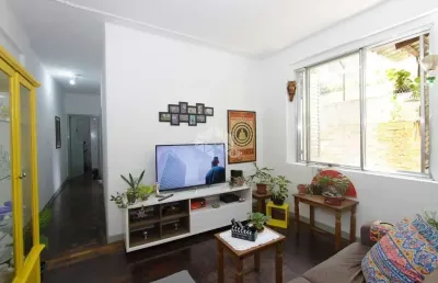 Apartamento 2 dormitórios com pátio na cidade baixa próximo a redenção