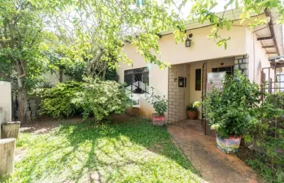 Crédito real vende.casa com 2 dormitórios em terreno com 435m² no bairro chácara das pedras.