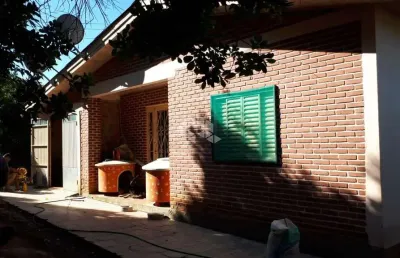 Crédito real petrópolis vende: ótimo sítio de alvenaria sendo a casa com 113m²