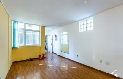 Grande sala comercial com ótima localização, na andaradas,  próximo a praça anes dias