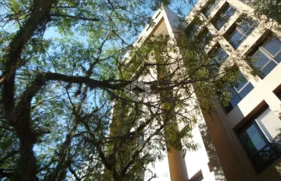Ótima sala comercial com box em ponto estratégico para advogados e médicos