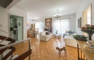 Casa residencial excelente com 3 dormitórios/quartos ( 1 suíte com closet )