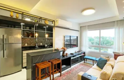 Apartamento dois dormitórios com duas vagas de garagem na cidade baixa